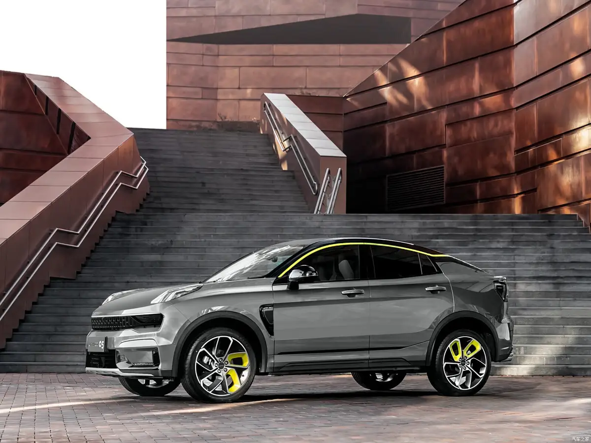 Lynk & Co 05 из Китая под заказ — Фары и решётка Lynk & Co 05: фирменный почерк марки