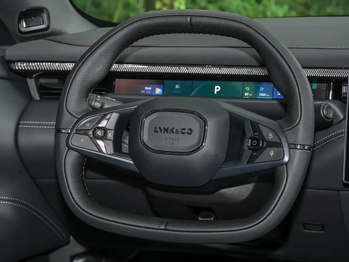 Lynk & Co 10 EM-P из Китая под заказ — Заказать из Китая, салон