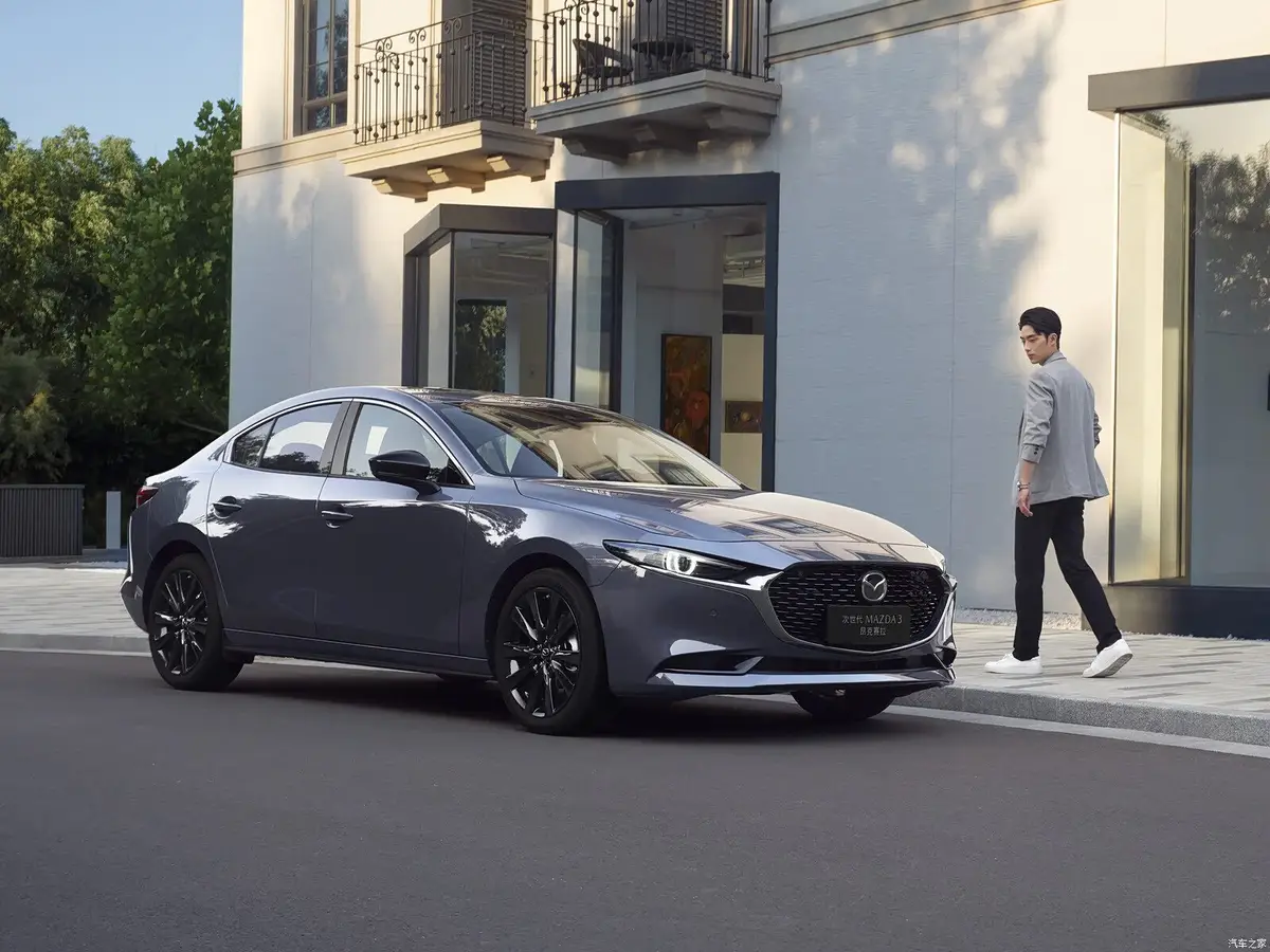 Mazda 3 (Мазда 3) из Китая под заказ — Облачный пакет Cloud Control: что заработает в России