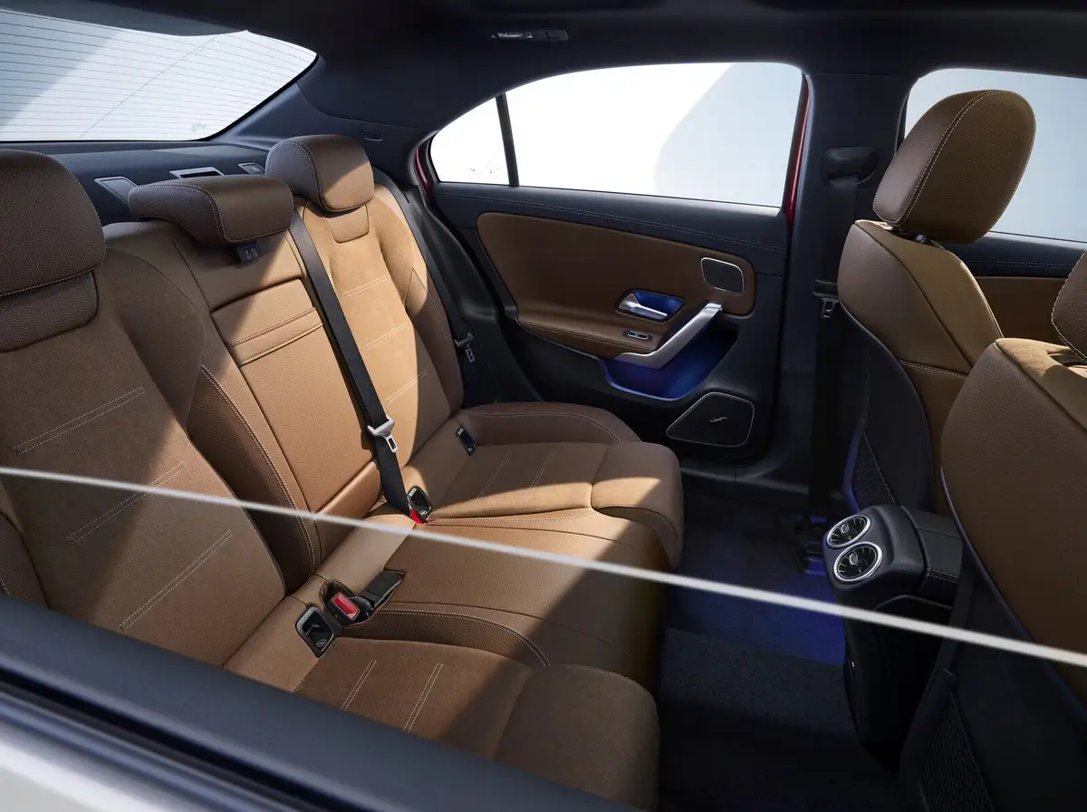 Mercedes-Benz A из Китая под заказ — Багажник, бак и удлинённая база