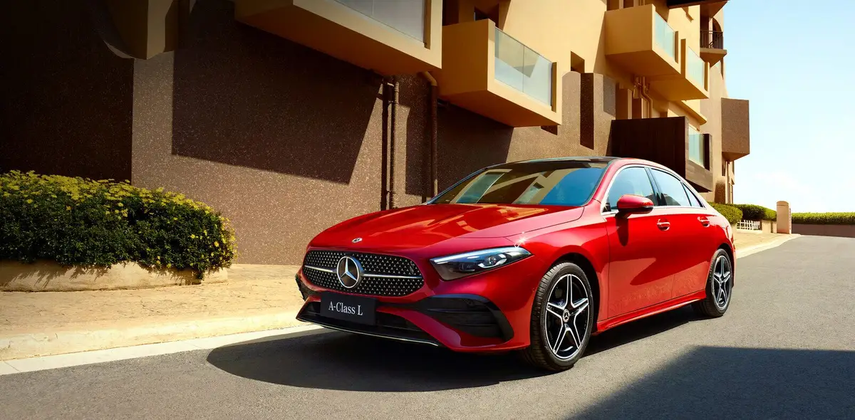 Mercedes-Benz A из Китая под заказ — Mercedes-Benz A-Class L — вид спереди в три четверти