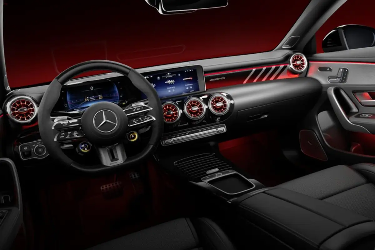 Mercedes-Benz CLA (Мерседес CLA) из Китая под заказ — Комплектации Mercedes CLA и что в салоне