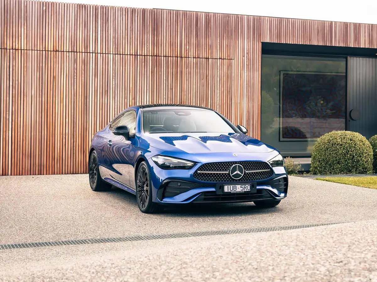 Mercedes-Benz CLE (Мерседес CLE) из Китая под заказ — Опции CLE: Distronic, Digital Light и проекция