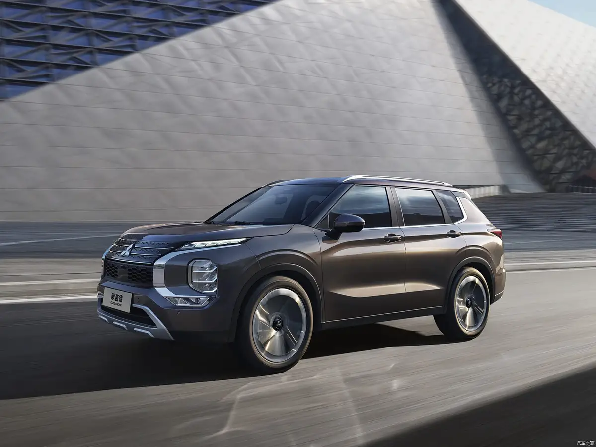 Mitsubishi Outlander (Митсубиси Outlander) из ОАЭ под заказ — Полный привод S-AWC