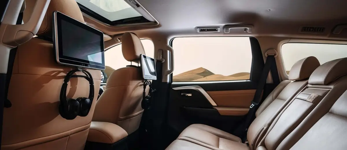 Mitsubishi Pajero Sport (Митсубиси Паджеро Спорт) из ОАЭ под заказ — салон