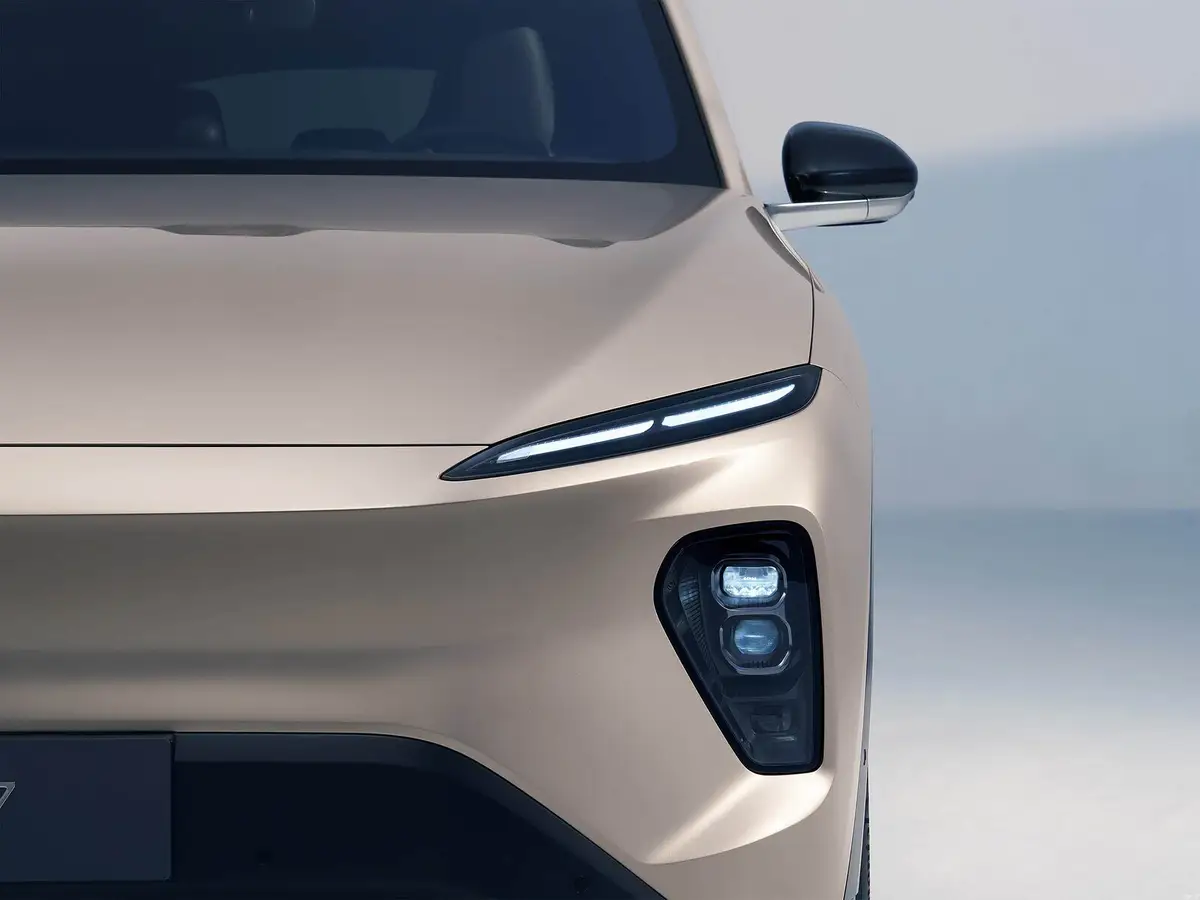 Nio EC7 из Китая под заказ — Вычислитель Adam на 1016 TOPS и китайские экраны