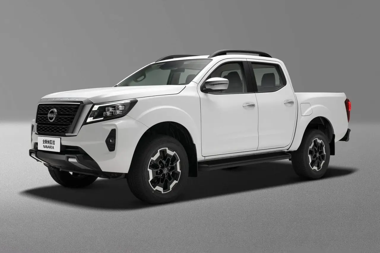 Nissan Navara (Ниссан Навара) из ОАЭ под заказ — фото 1