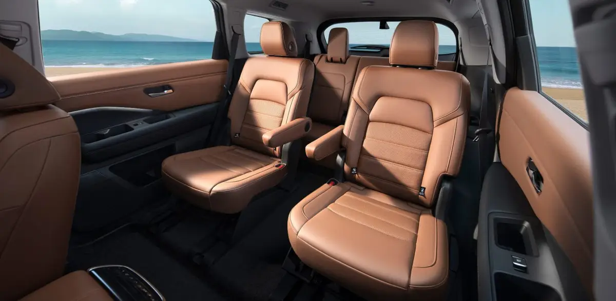 Nissan Pathfinder из Китая под заказ — Версии Pathfinder 380VC: шесть или семь мест, передний или полный привод
