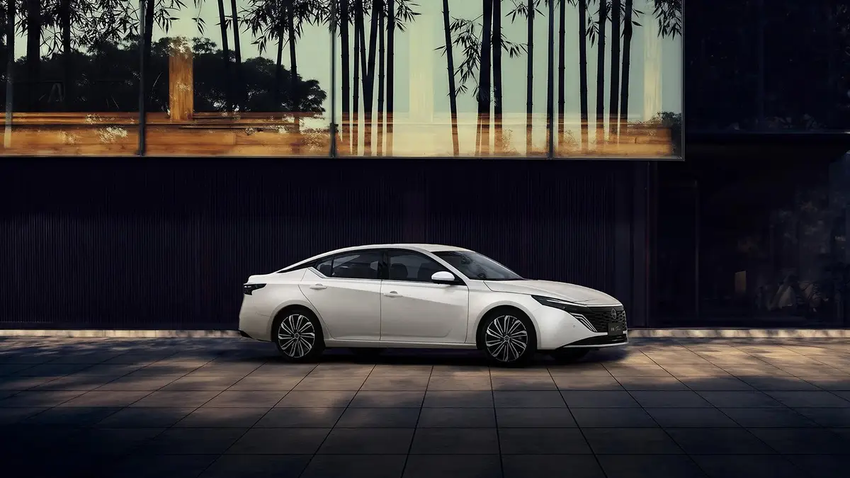Заказ бензиновых и дизельных автомобилей из Китая — Nissan Teana, вид сбоку