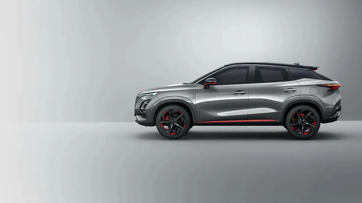 Omoda (Омода) под заказ из Китая — C5, серый кроссовер, вид сбоку