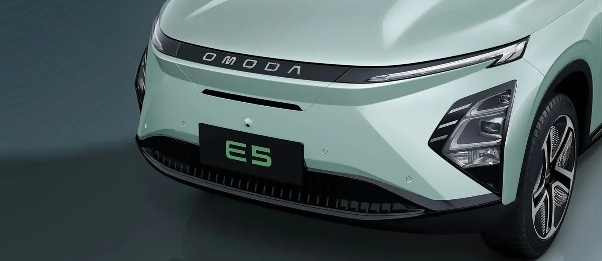 Omoda E5 (Омода E5) из Китая под заказ — передняя часть