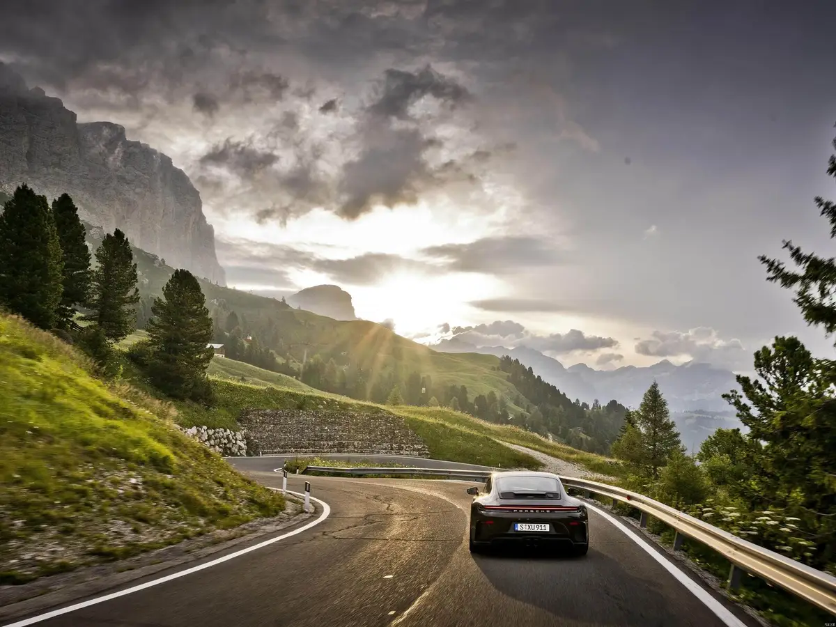Porsche 911 (Порше 911) из Китая под заказ — Вторая машина в гараже: 911 зимой и запас хода