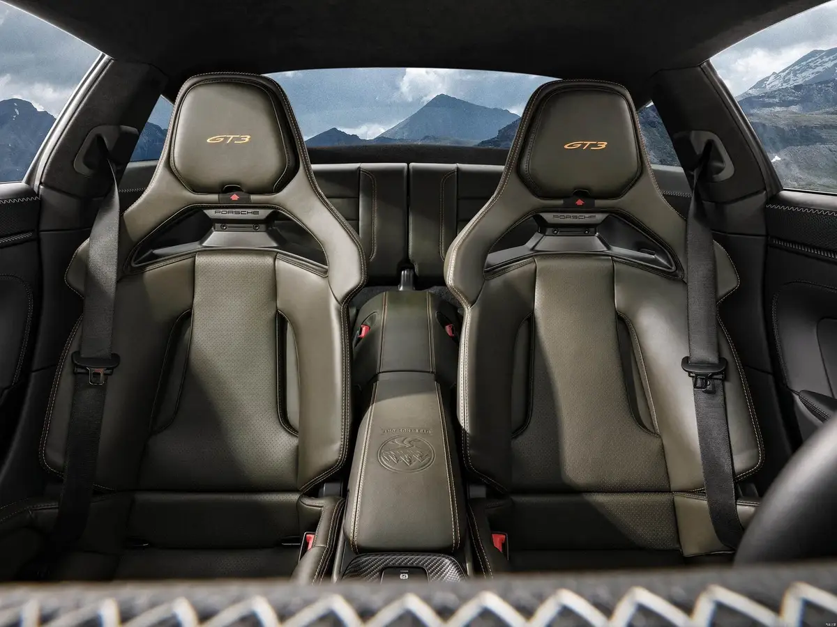 Porsche 911 (Порше 911) из Китая под заказ — Размеры 911 и багажник спереди на 132 литра