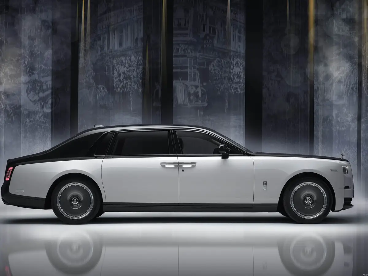 Rolls-Royce Phantom из Китая под заказ — Подвеска Magic Carpet Ride и камера Flagbearer