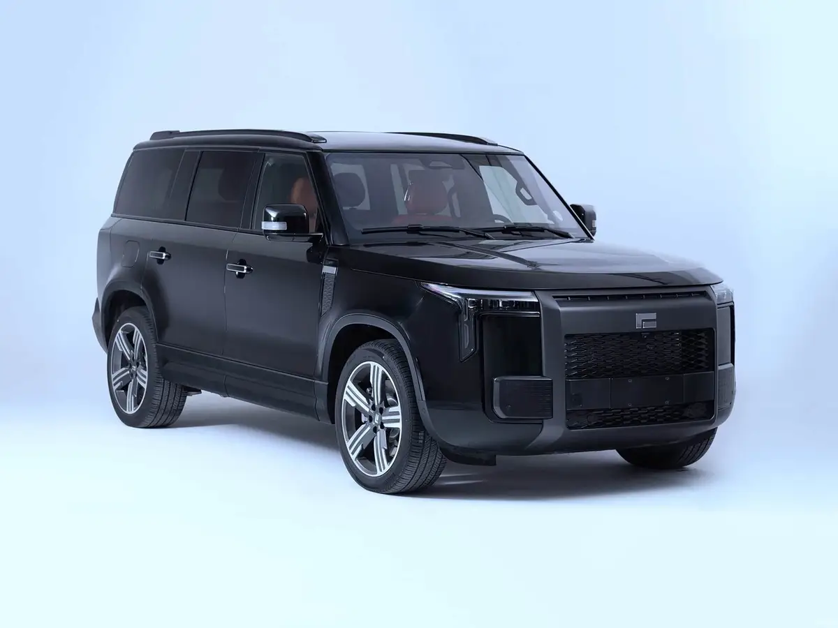 Rox 01 (Рокс 01) из Китая под заказ — Дизайн Rox 01: пять метров кузова и запаска на двери