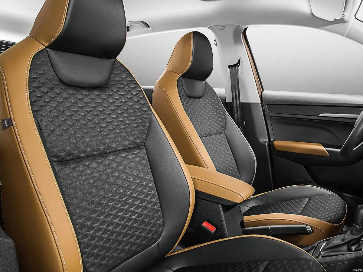Skoda Kamiq (Шкода Камик) из Китая под заказ — Габариты, багажник и посадка в Kamiq