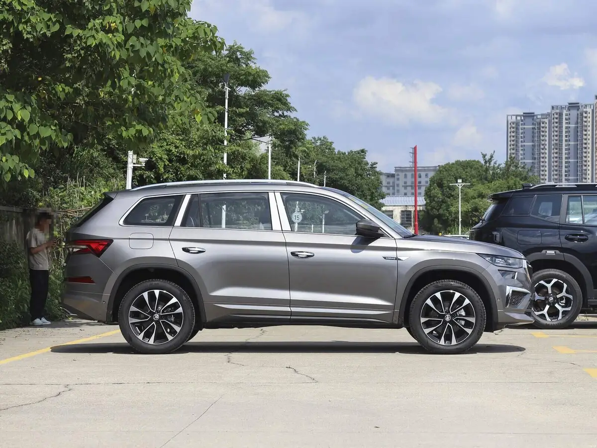 Skoda Kodiaq (Шкода Кодиак) из Китая под заказ — Купеобразный Kodiaq GT с оснащением выше