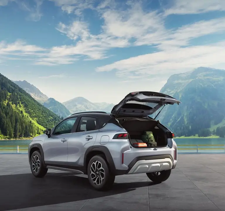 Suzuki Fronx (Сузуки Фронкс) из ОАЭ под заказ — Дизайн Fronx: купе-кроссовер ростом с хэтчбек