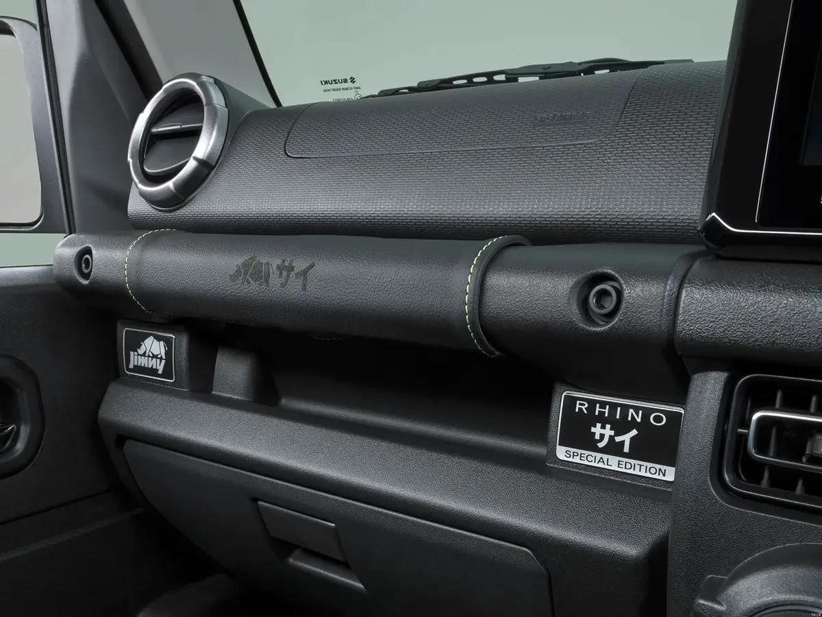 Suzuki Jimny (Сузуки Джимни) из ОАЭ под заказ — Чем эмиратский Jimny отличается от кей-кара JB64