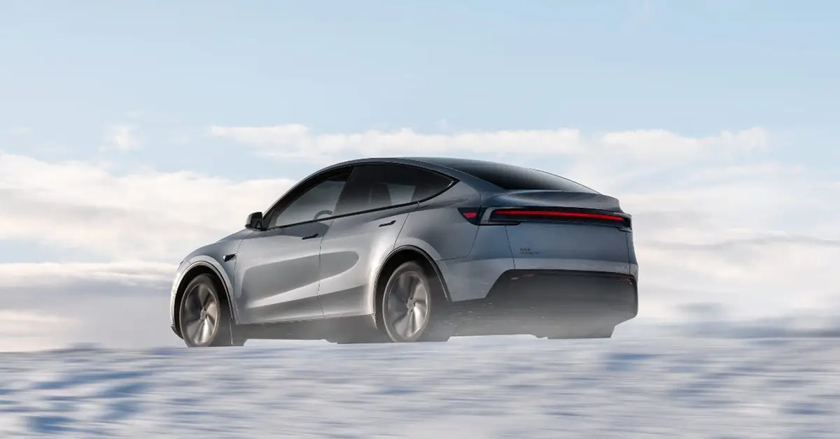 Tesla (Тесла) под заказ из Китая — Model Y — вид спереди в три четверти