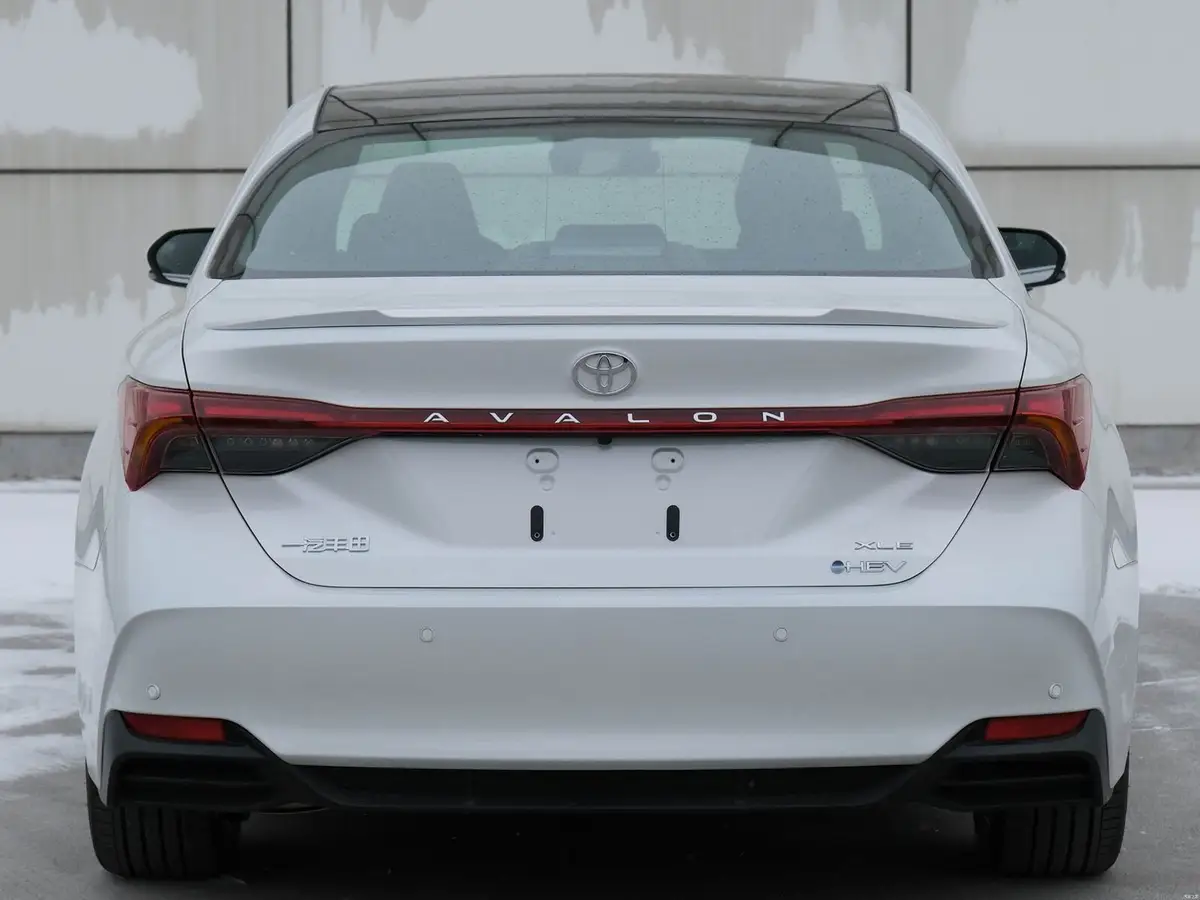 Toyota Avalon (Тойота Авалон) из Китая под заказ — Белая, вид сзади