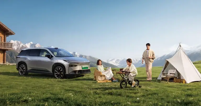 Toyota bZ3X (Тойота bZ3X) из Китая под заказ — на природе