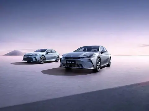 Toyota Camry Двухдвигательная 2.0HE «Элитная»