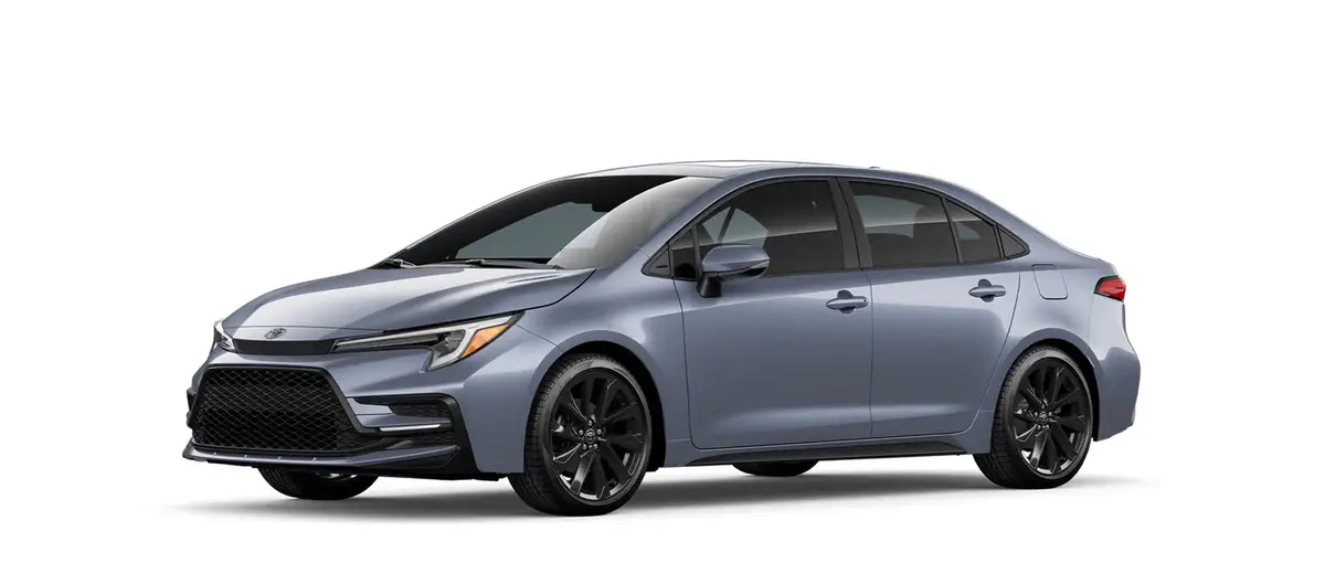 Toyota Corolla (Тойота Королла) из Китая под заказ — в три четверти на светлом фоне