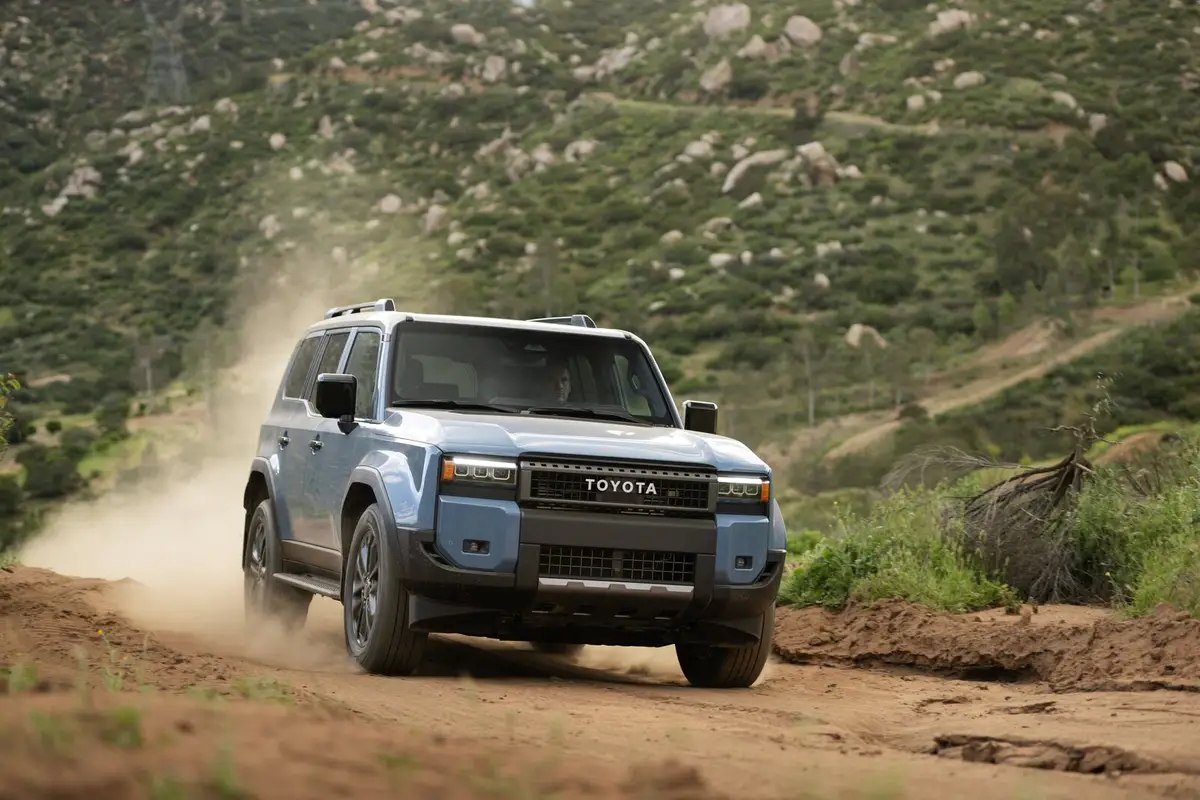 Toyota Land Cruiser Prado (Тойота Ленд Крузер Прадо) из ОАЭ под заказ — Комплектации Toyota Land Cruiser Prado под заказ из ОАЭ