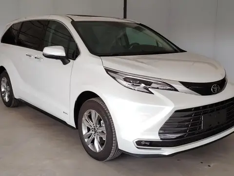 Toyota Sienna 2.5L гибрид 2WD для маломобильных «Люкс»