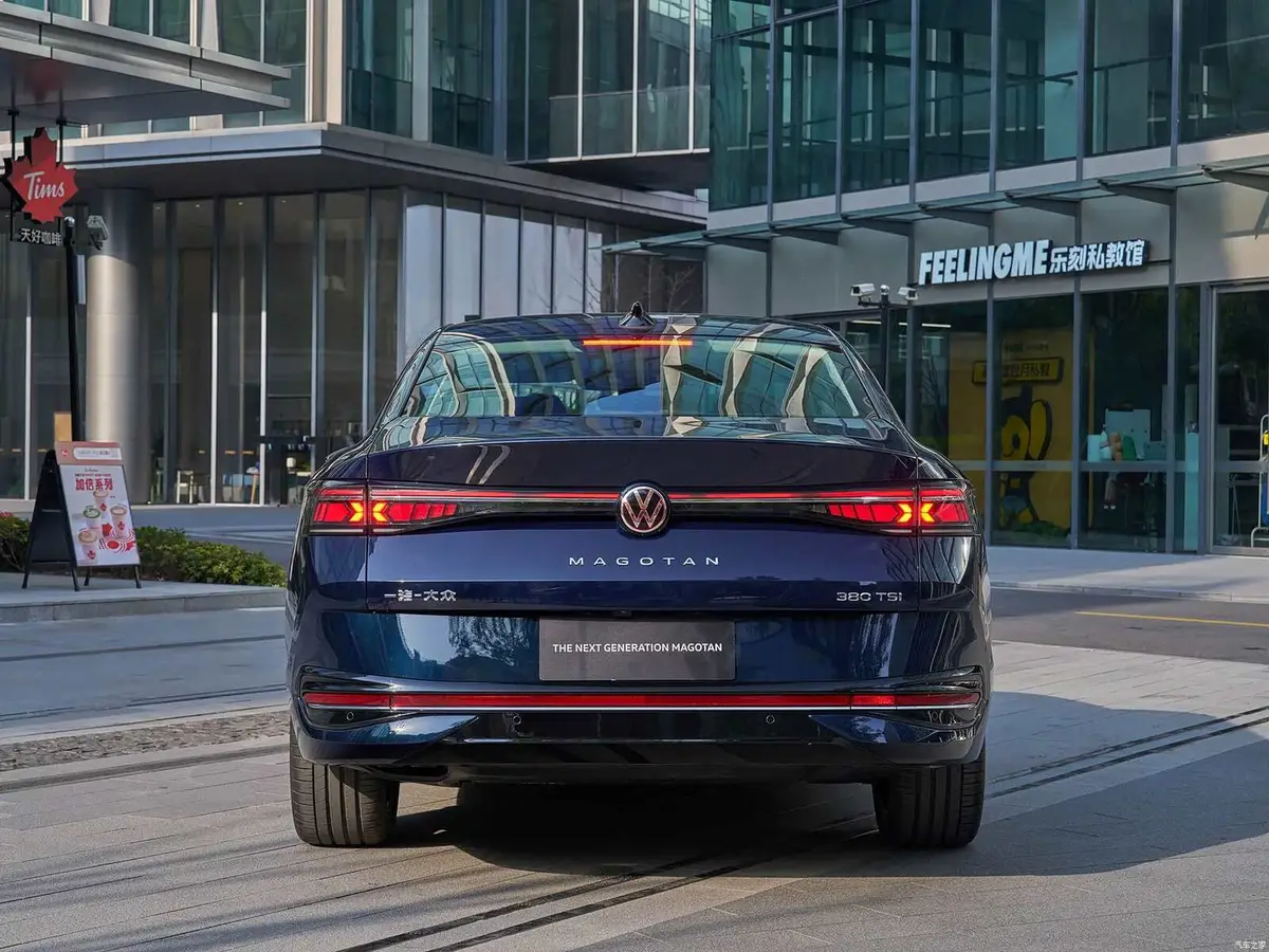 Volkswagen Magotan (Фольксваген Маготан) из Китая под заказ — вид сзади