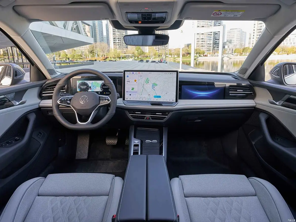 Volkswagen Magotan (Фольксваген Маготан) из Китая под заказ — Салон и мультимедиа Volkswagen Magotan