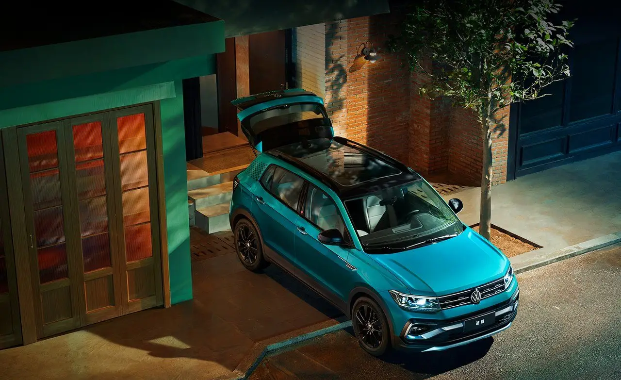 Volkswagen T-Cross (Фольксваген T-Кросс) из Китая под заказ — вид спереди в три четверти