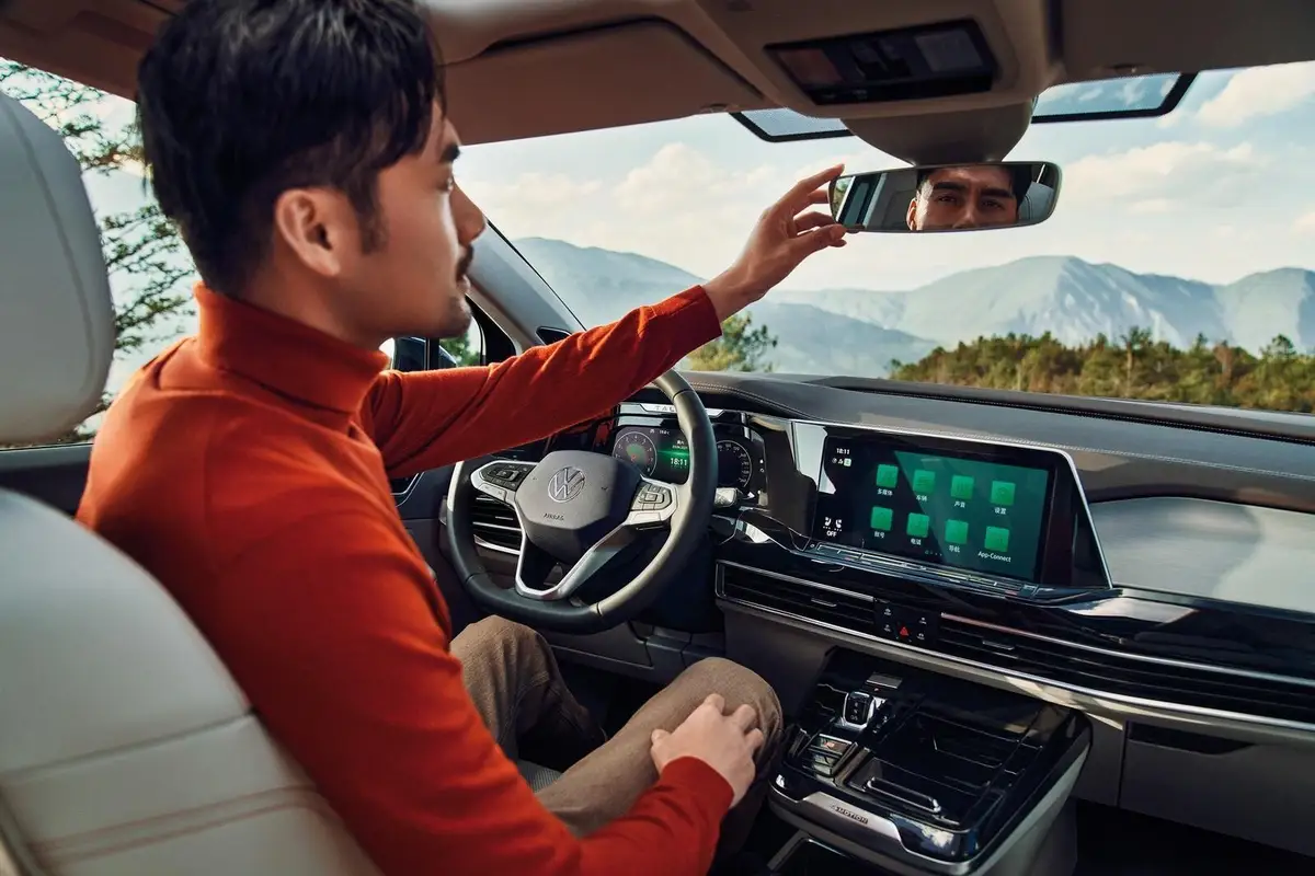 Volkswagen Tavendor (Фольксваген Тавендор) из Китая под заказ — Габариты Volkswagen Tavendor, багажник и место для пассажиров сзади
