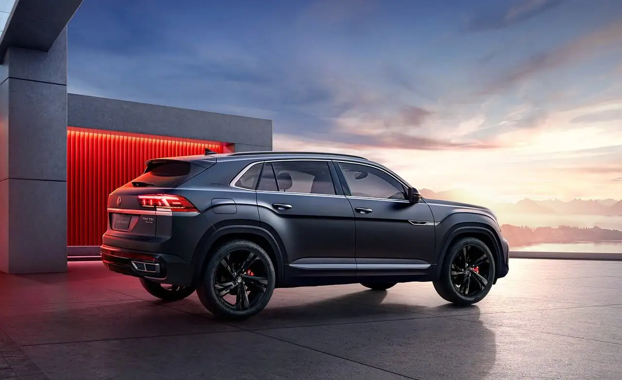 Volkswagen Teramont X из Китая под заказ — в матовом сером цвете — вид сзади в три четверти