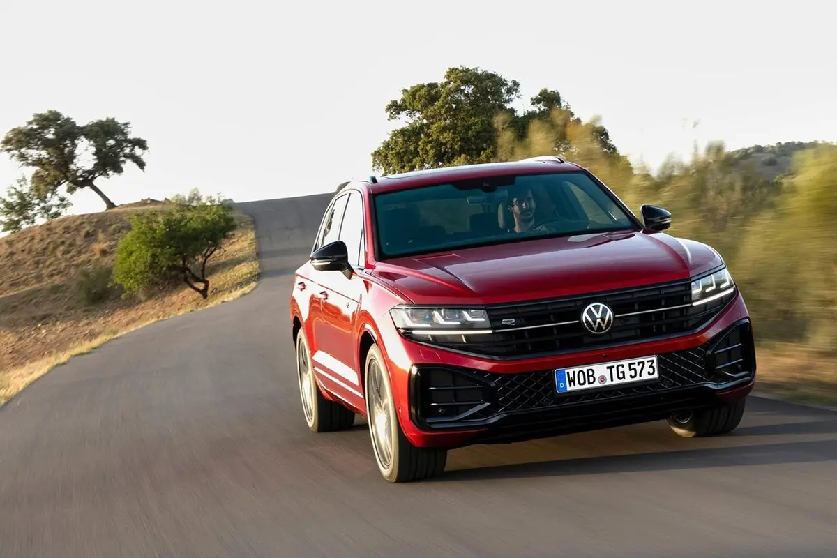 Volkswagen Touareg (Фольксваген Туарег) из Китая под заказ — Пневмоподвеска, клиренс и восемь режимов движения