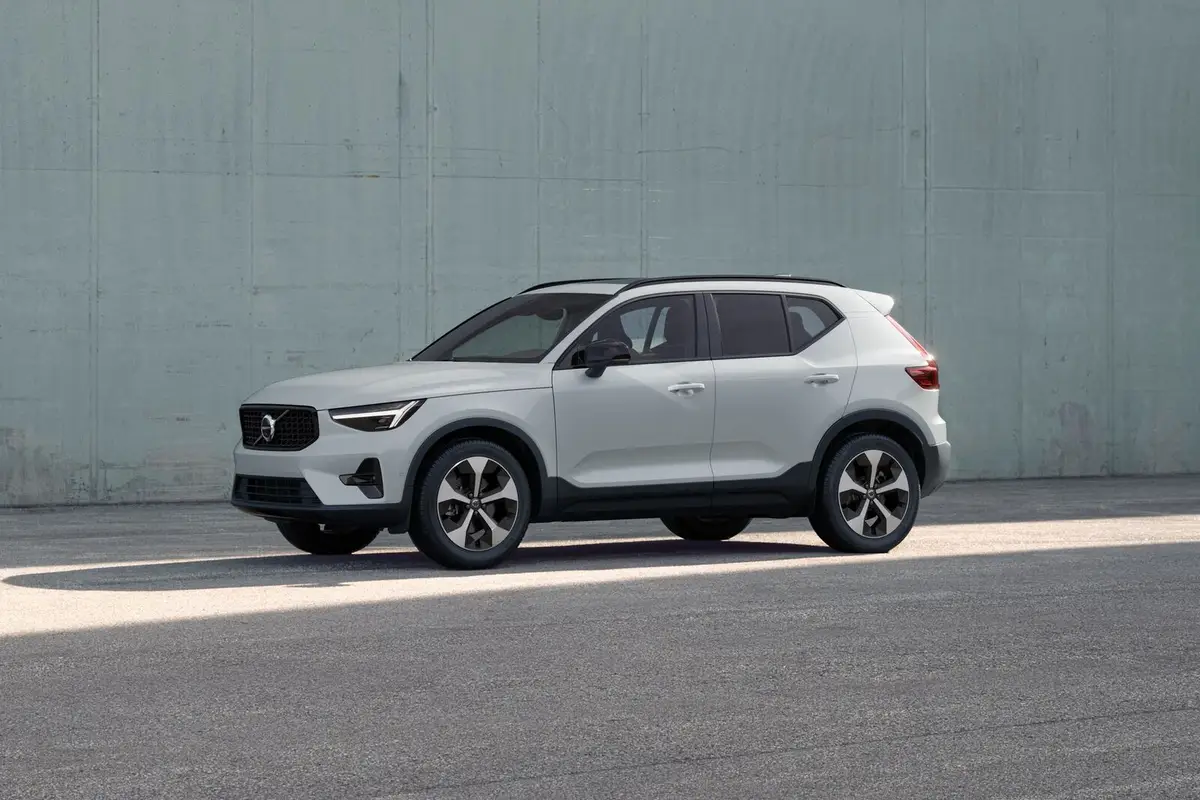 Volvo XC40 (Вольво XC40) из Китая под заказ — Какие комплектации Volvo XC40 можно заказать из Китая