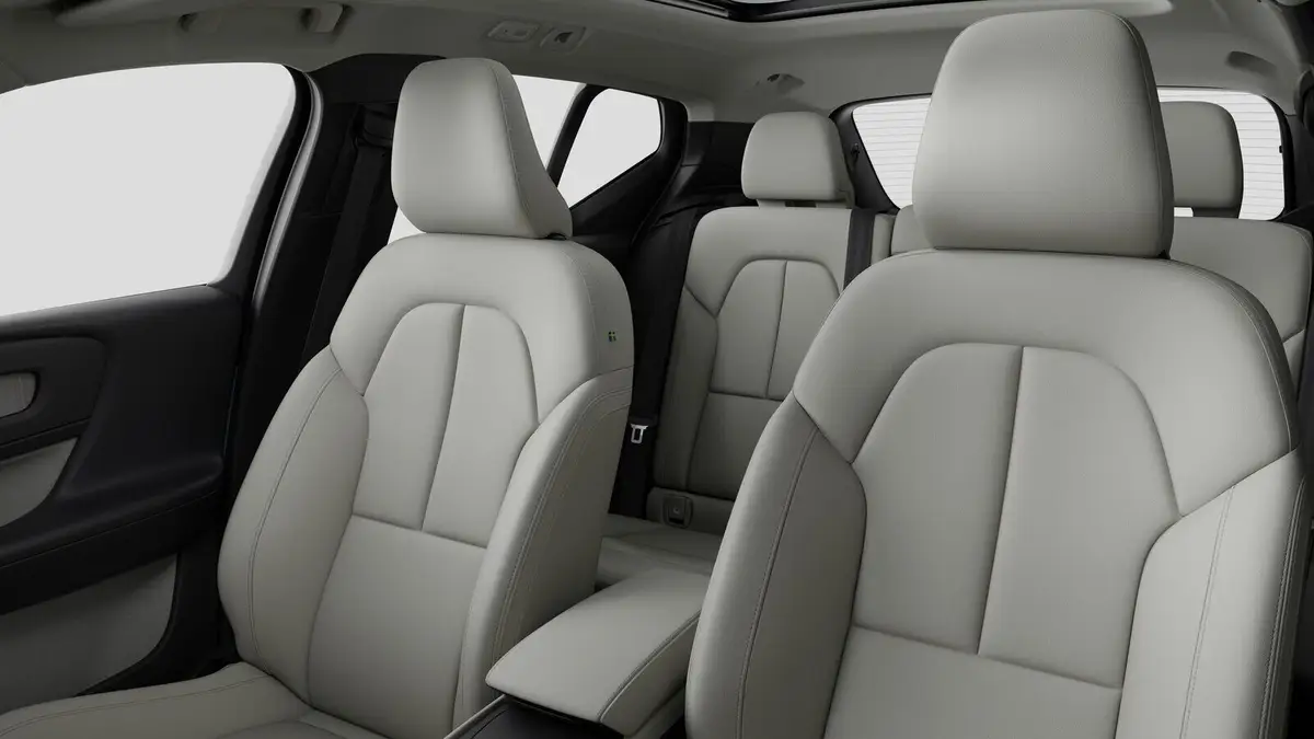 Volvo XC40 (Вольво XC40) из Китая под заказ — Комплектации и салон Volvo XC40