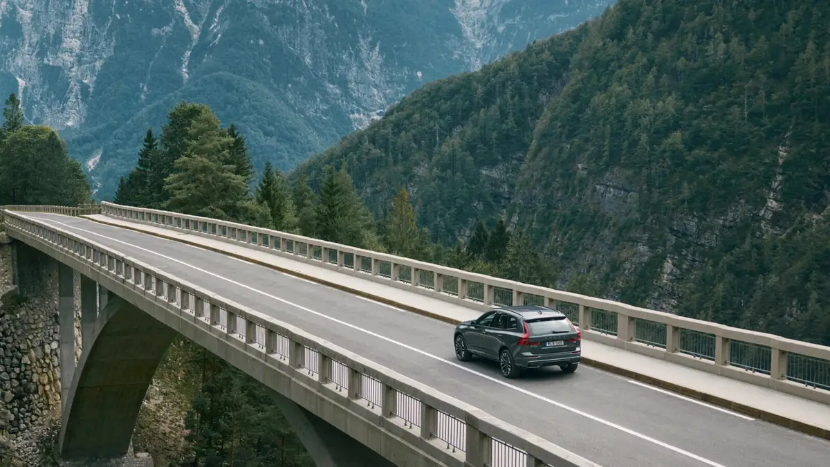 Volvo XC60 (Вольво XC60) из Китая под заказ — Один кроссовер на всё: снег, трасса, двор
