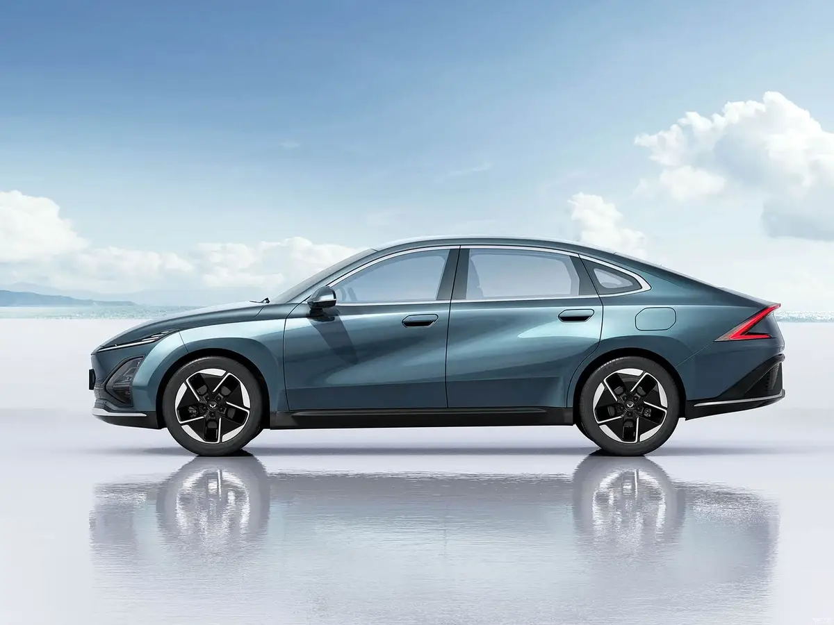 Wuling Starlight из Китая под заказ — Безопасность в базе и асфальтовый характер