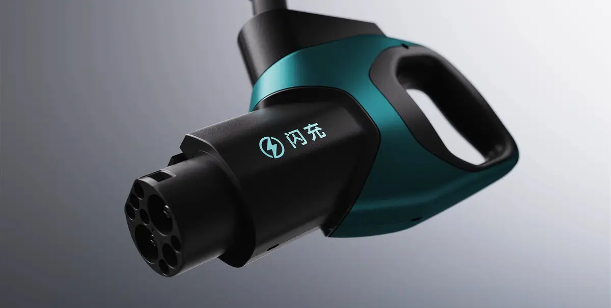 Yangwang U7 из Китая под заказ — Гибрид U7 PHEV: 220 км электрохода и 1100 км суммарно