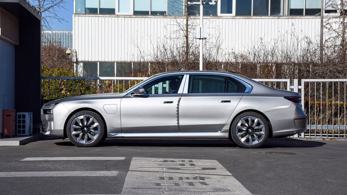 BMW i7 на заказ из Китая