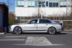 BMW i7 на заказ из Китая