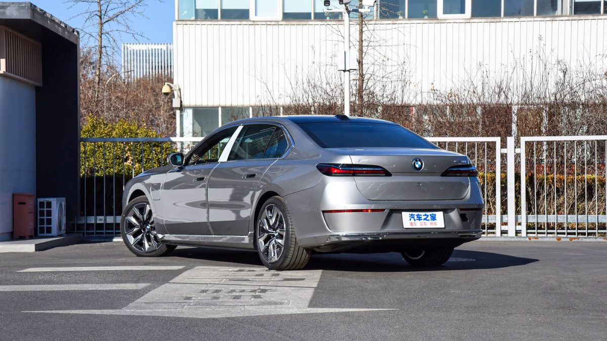 BMW i7 на заказ из Китая