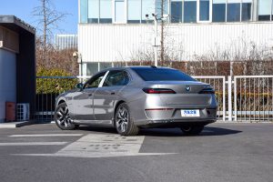 BMW i7 на заказ из Китая