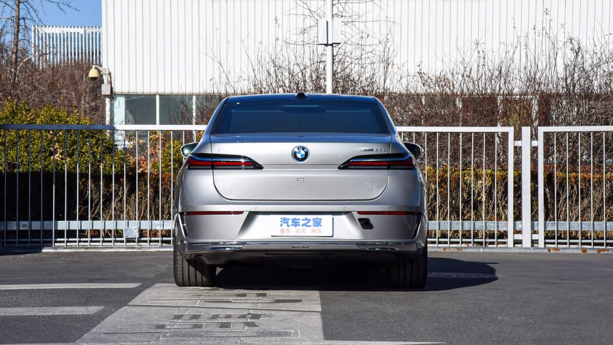 BMW i7 на заказ из Китая