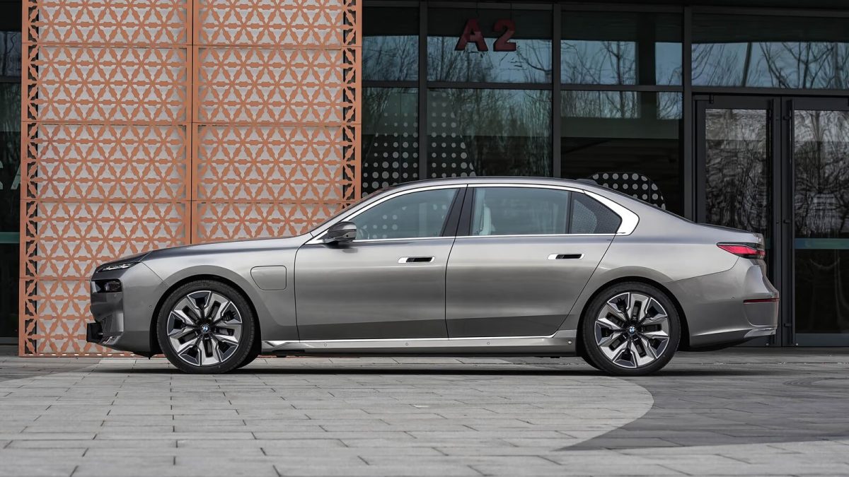 BMW i7 на заказ из Китая