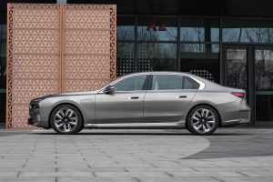 BMW i7 на заказ из Китая