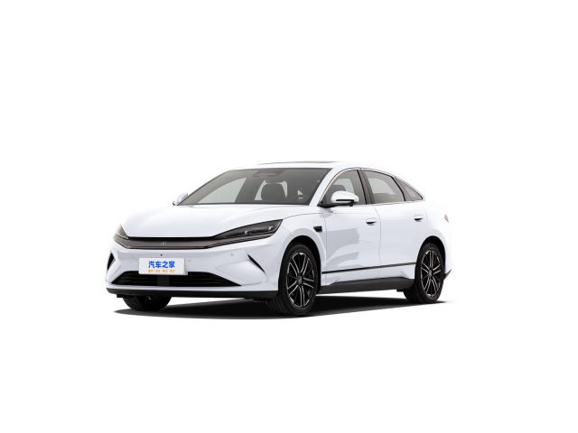 BYD Qin L DM-i — вид спереди в три четверти