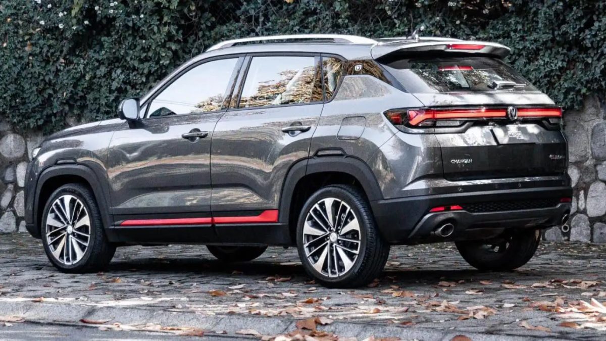 Changan CS35 Plus в профиль